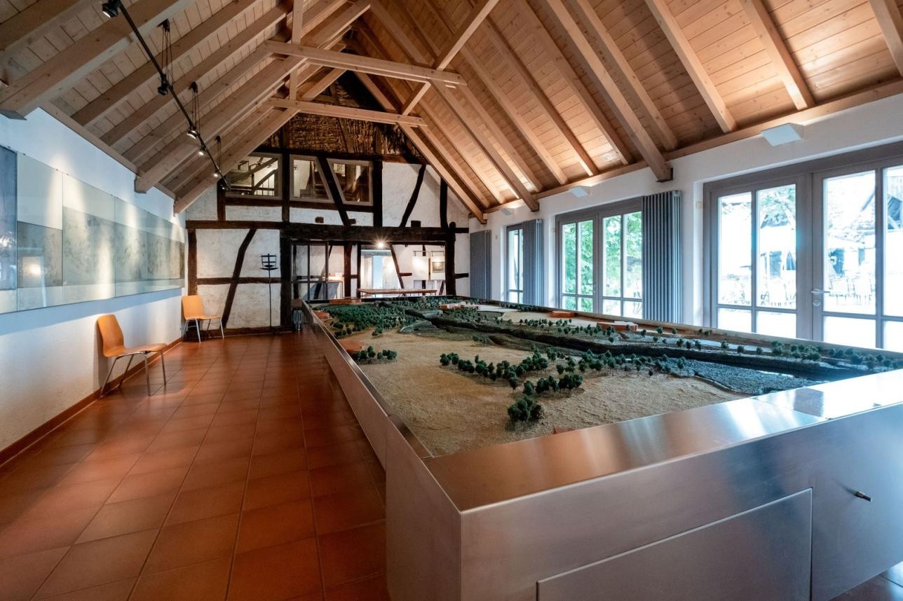 Das Schaustück im Museum in der Scheune im Riedmuseum Rastatt zeigt den Rheinverlauf und kann sogar Überschwemmung simulieren, Foto: Oliver Hurst Schaustück im Museum in der Scheune im Riedmuseum Rastatt