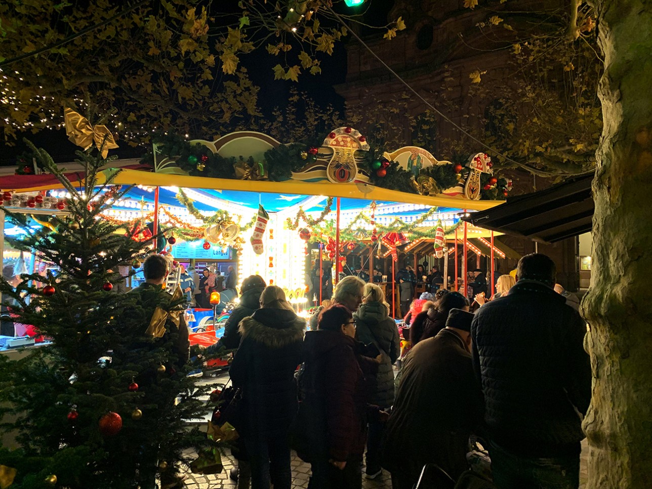 Kinderkarussell auf dem Weihnachtsmarkt in Rastatt