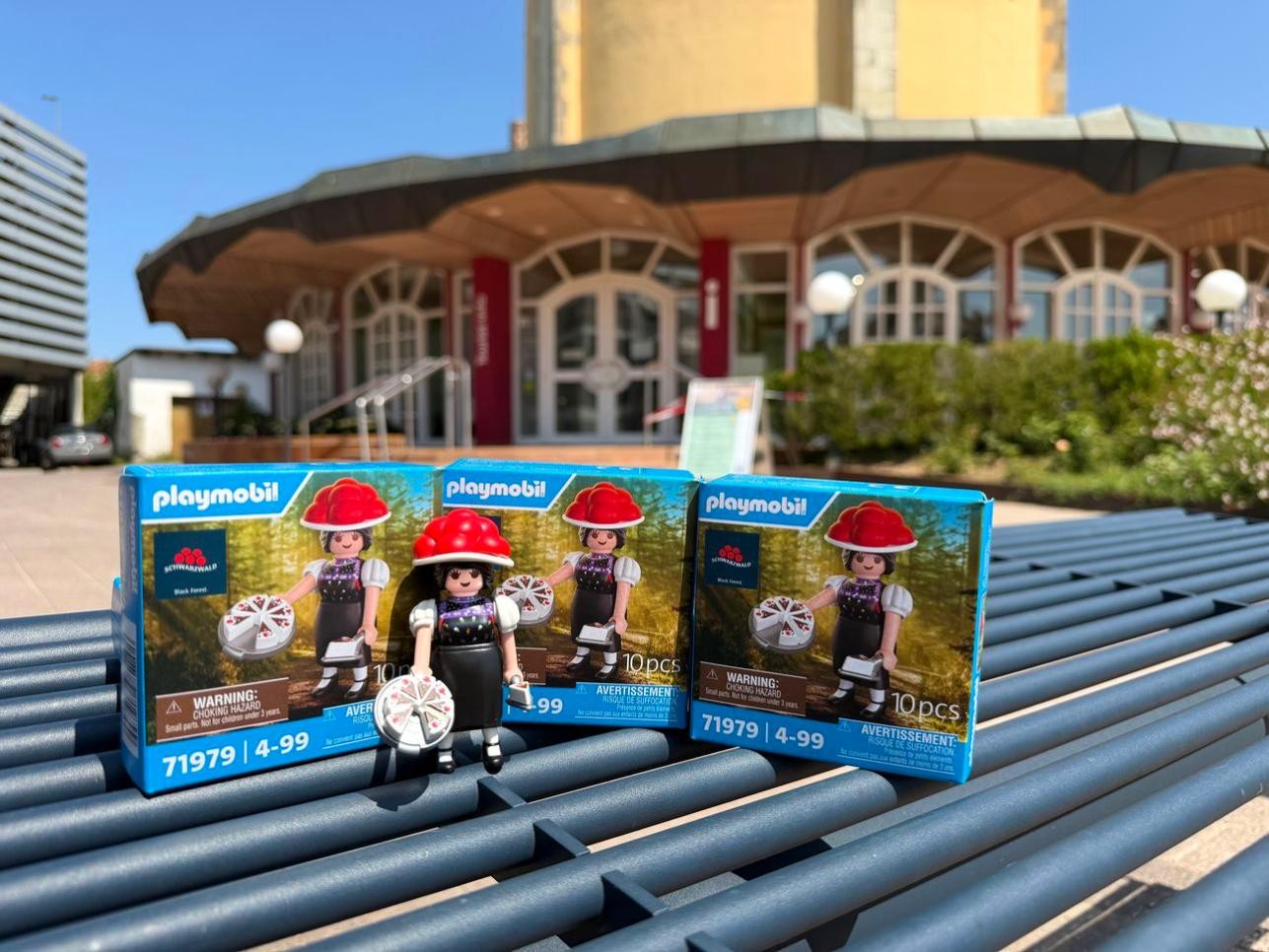 Beliebte Schwarzwald-Marie-Playmobilfigur ist ab sofort wieder in der Tourist-Information erhältlich. Foto: Stadt Rastatt/Isabelle Joyon Schwarzwald-Marie-Playmobilfigur